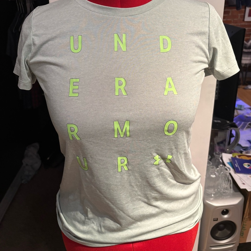 Women’s Small Petite Under Armour Light blue-Gray athletic shirt